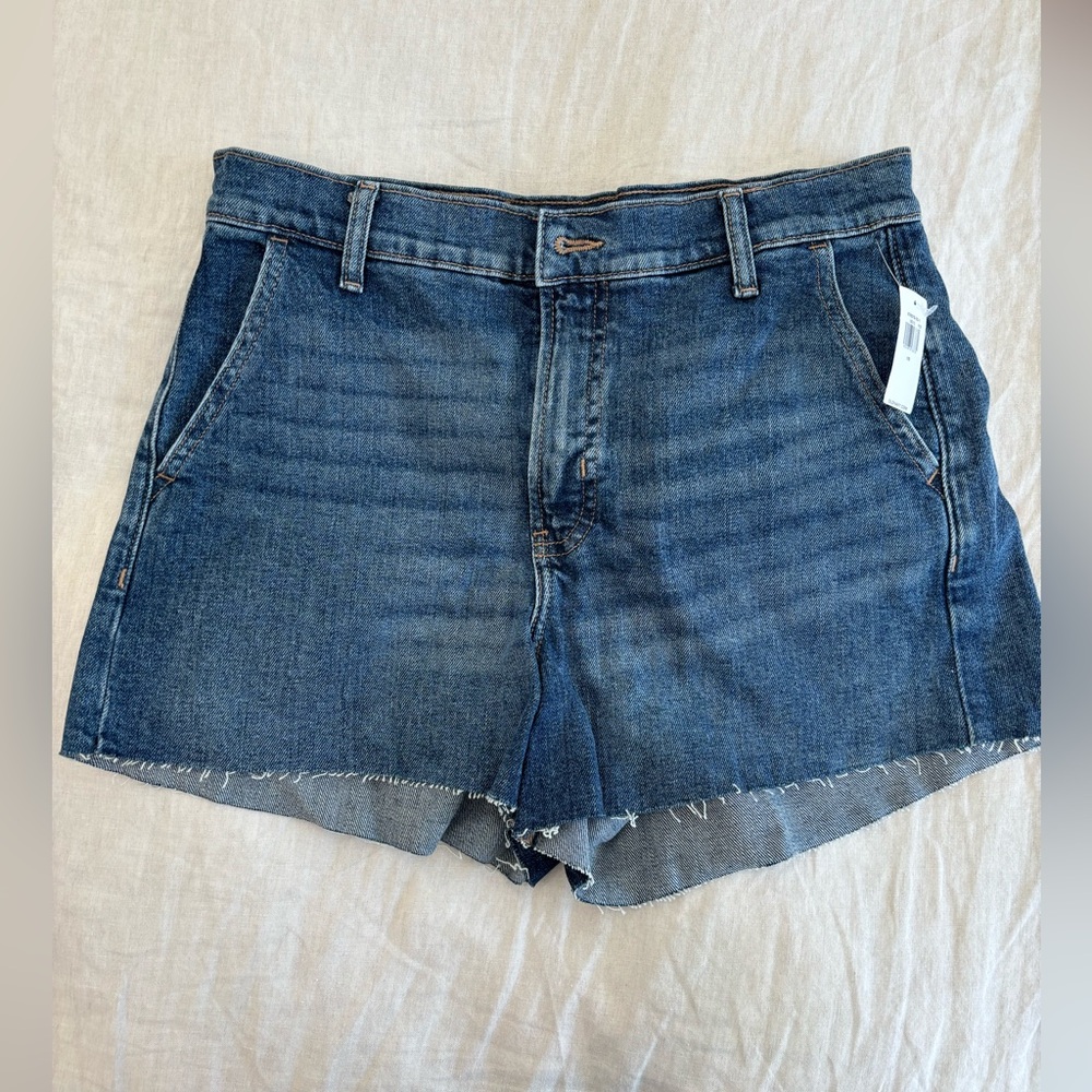 Old Navy NWT higher high rise sky-hi A-line Jean shorts